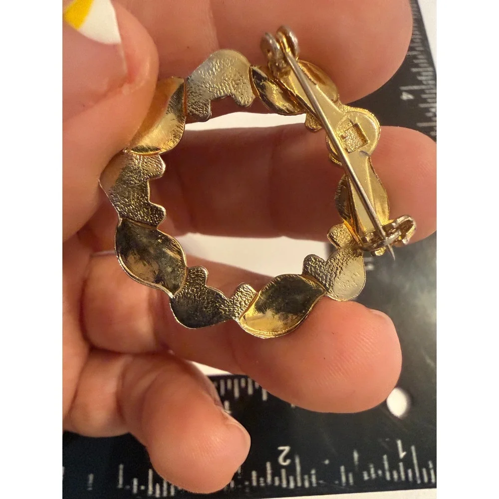 Vintage Gold Silver Tone Wreath Brooch Leaf Scroll Circle Pin Two Tone Jewelry